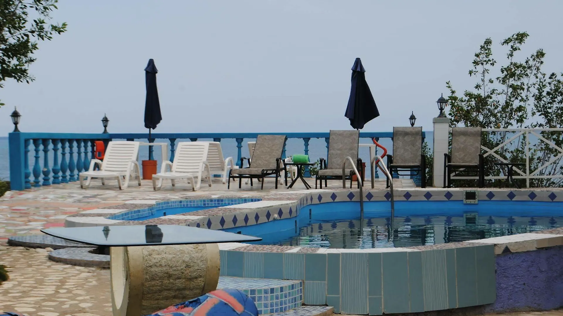 La Source Hotel & Resort Roche-a-Bateau 2*,